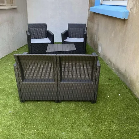 Sauna Et Cosy 50m De La Avec Parking Prive Apartman *