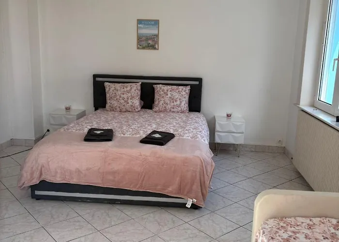 Cosy 50m De La Avec Parking Privé Appartamento